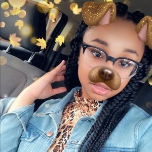 Meet your Posher, Camryel